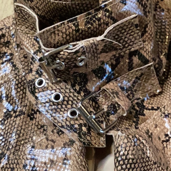 NWOT BLANK NYC FAUX SNAKESKIN SNAP BUCKLE ZIP MOTO JACKET. SZ.S - Picture 14 of 14